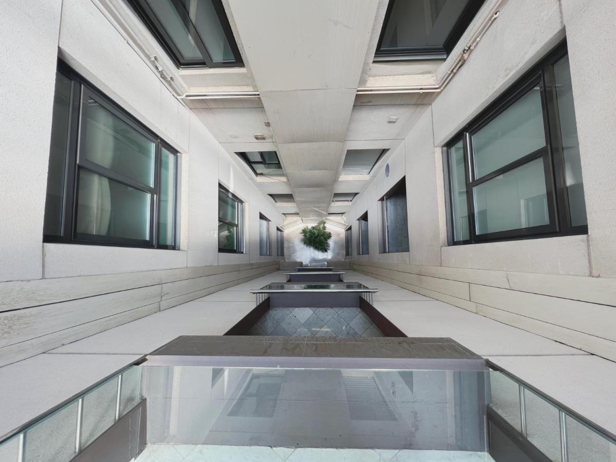 Stay U-Nique Apartments Urquinaona II Barcelona Exterior photo